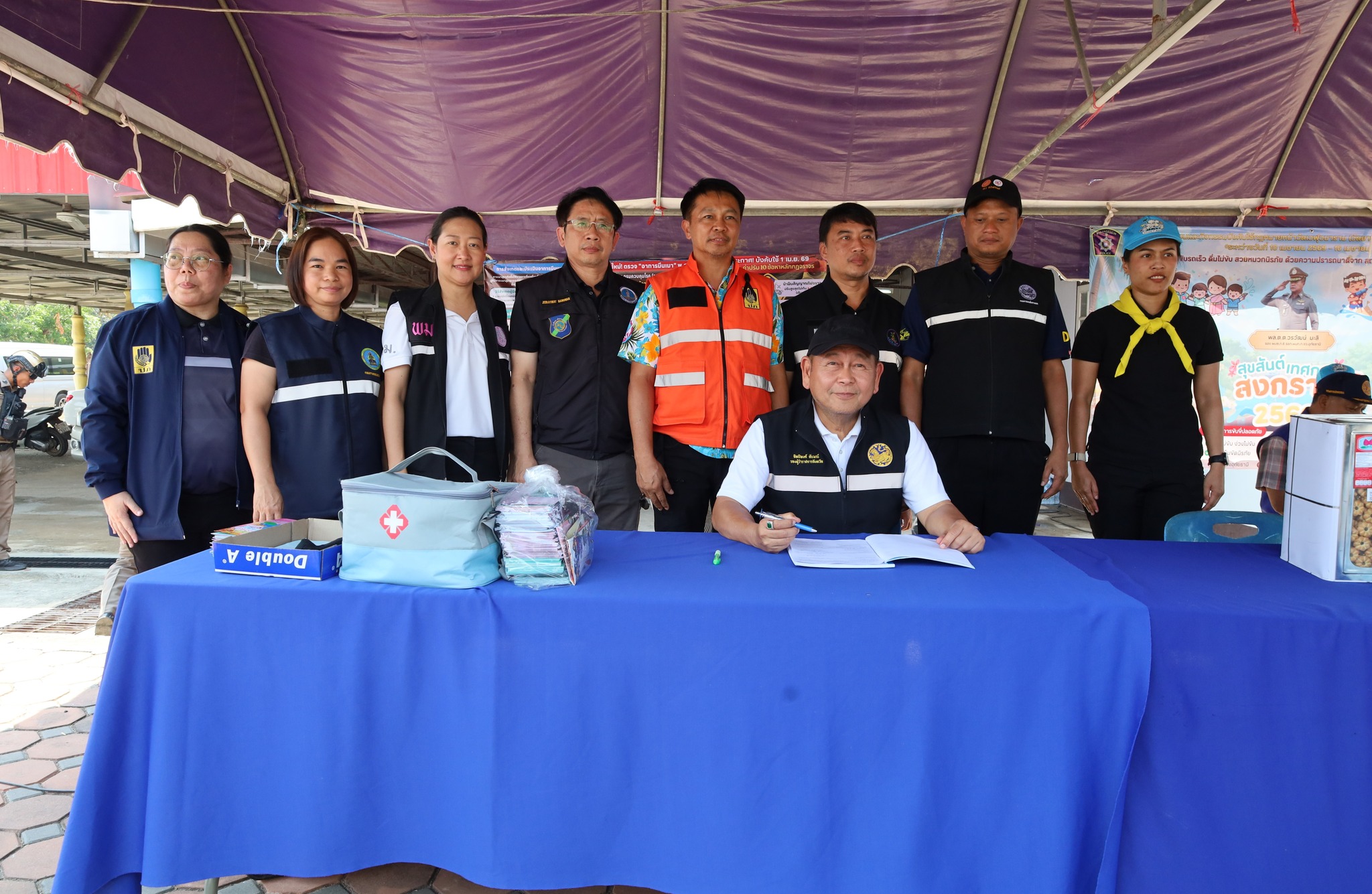 รองผู้ว่าฯ อุทัยธานีลงพื้นที่ตรวจเยี่ยมจุดบริการประชาชนช่วงสงกรานต์ 2569 เน้นย้ำความปลอดภัย-สร้างความมั่นใจนักเดินทาง