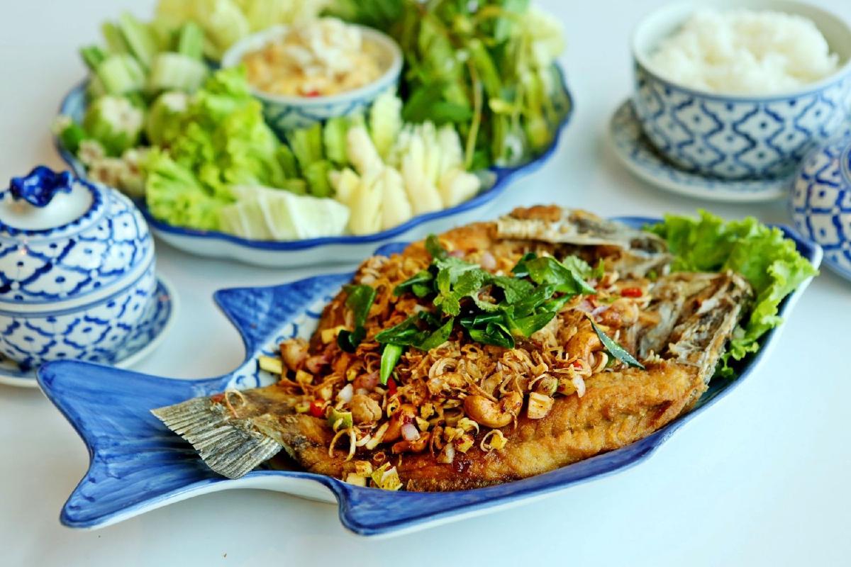 ครัวคุณนก น้ำพุร้อนสมอทอง